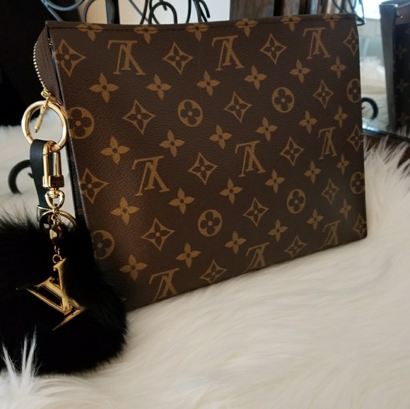 Louis Vuitton Toiletry 26 - Picture 3 of 4